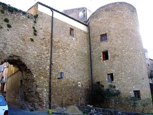 PIAZZA ARMERINA Muraille tour et porte